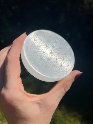 Selenite Etched Flower of Life Circle Plate