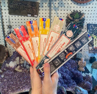 Satya Incense Sticks - Hand Dipped Indian Incense from Shrinivas Sugandhalaya for 3.00. Tagged with burnables, Ceremony incense, good stick incense, hand made incense, hand rolled incense, Resin incense, Ritual incense, satya incense sticks, Satya Sai Baba, Shrinivas, Smoke cleansing